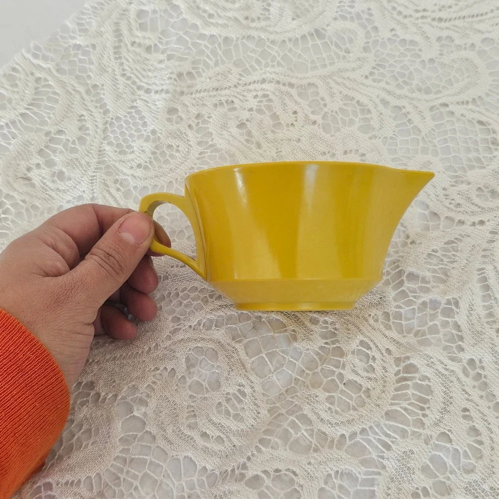 Yellow Melamine Pitcher Creamer Gravy Boat with‎ Handle Spout
